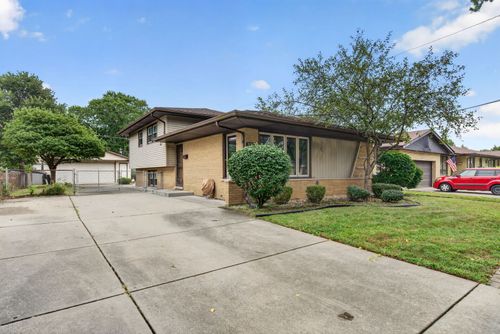 9915 S Kenton Ave, Oak Lawn, IL, 60453-4010 | Card Image