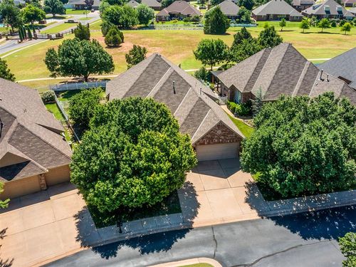 16716 Covington Mnr, Edmond, OK, 73012-7033 | Card Image
