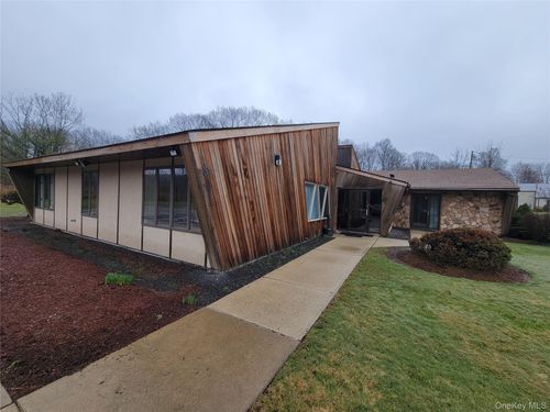 39 Bloomingburg Road, Middletown, NY, 10940 | Card Image