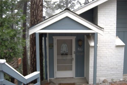 807 Sierra Vista Dr, Twin Peaks, CA, 92391-0718 | Card Image