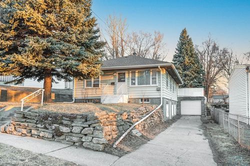 2215 W 6th Street, Sioux City, IA, 51103 | Card Image