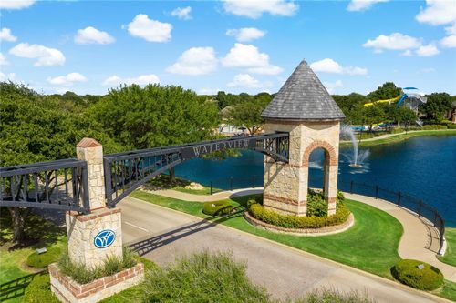 9201 Royal Burgess Dr, Rowlett, TX, 75089-9586 | Card Image