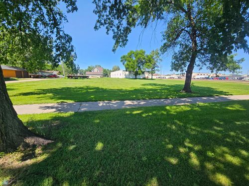 201 2nd St S, Wahpeton, ND, 58075-4707 | Card Image