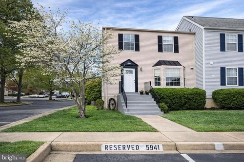 5941 Heritage Square Dr, Burke, VA, 22015-3310 | Card Image