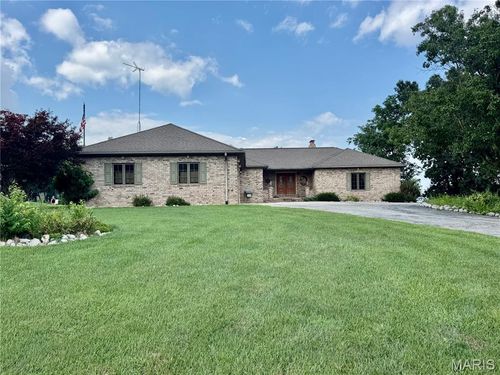 6 Willow Circle Dr, Greenville, IL, 62246-2767 | Card Image