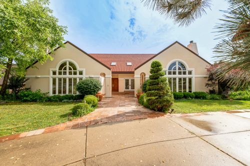 8170 Lake Ridge Dr, Burr Ridge, IL, 60527-5975 | Card Image