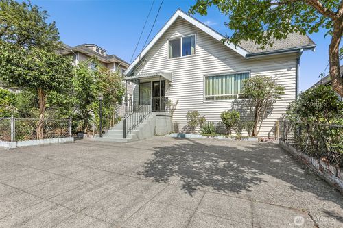 4022 Woodland Park Ave N, Seattle, WA, 98103-7918 | Card Image