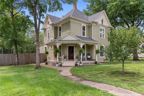 104 N High St, Butler, MO, 64730-1334 | Card Image