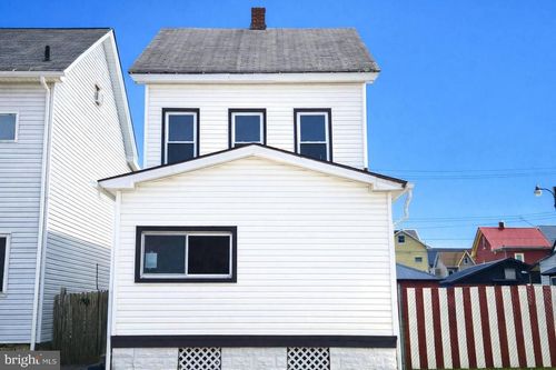 215 7th Ave, Altoona, PA, 16602-2738 | Card Image
