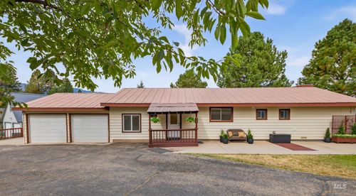 119 Par Dr, Cascade, ID, 83611-5103 | Card Image