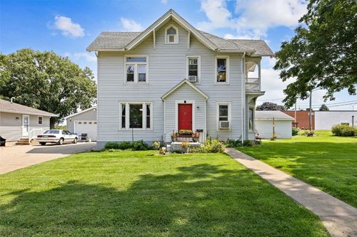 102 N Elm St, Stanwood, IA, 52337-4700 | Card Image