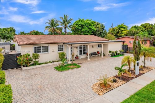 884 W 72nd Pl, Hialeah, FL, 33014-5228 | Card Image