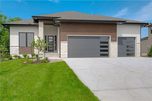 17056 W 172nd Ter, Olathe, KS, 66062-6628 | Card Image