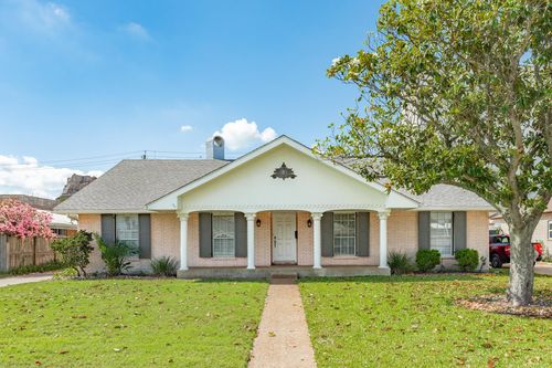 47 Adler Cir, Galveston, TX, 77551-5829 | Card Image