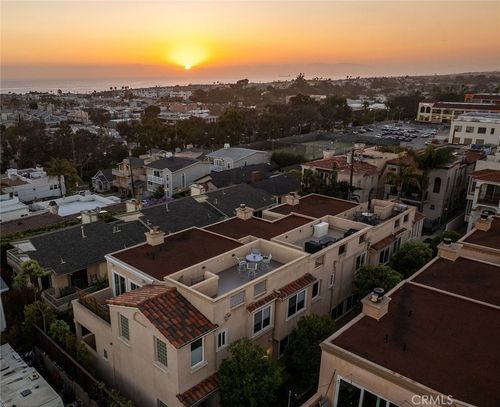 710 11th St, Hermosa Beach, CA, 90254-3938 | Card Image