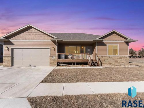 500 E Cairos Pl, Brandon, SD, 57005-1003 | Card Image