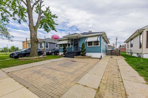 279 Paxton Ave, Calumet City, IL, 60409-1748 | Card Image