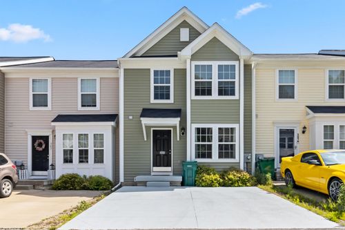 305 Kingsbury Ct, Fairmont, WV, 26554-2261 | Card Image