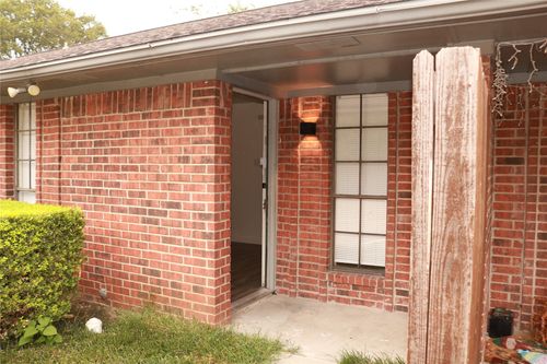 apt-b-312 Hickerson St, Cedar Hill, TX, 75104-4609 | Card Image