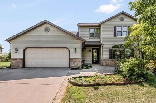 721 Overlook Ter, DeForest, WI, 53532-3049 | Card Image