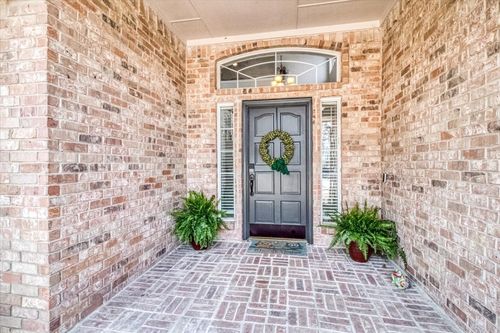 3810 Shady Meadow Dr, Grapevine, TX, 76051-7122 | Card Image