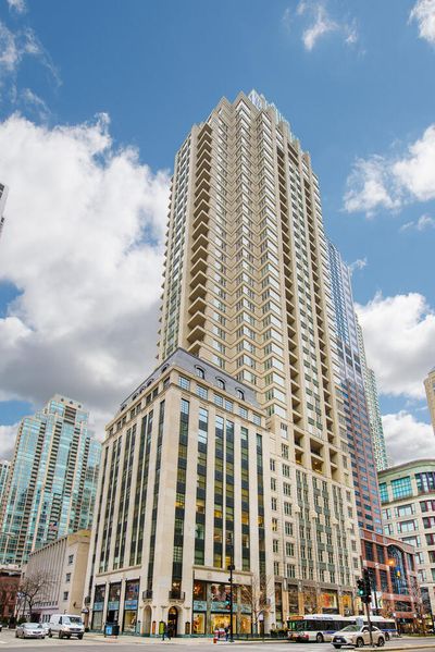 34F - 118 E Erie Street, Condo with 2 bedrooms, 2 bathrooms and 1 parking in Chicago IL | Image 1