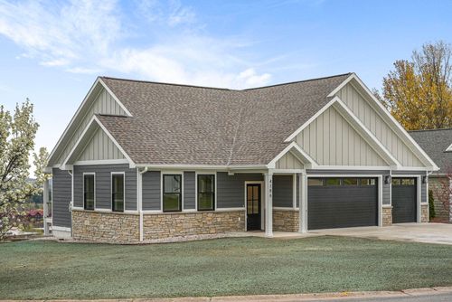 4186 Aquila Ct, Traverse City, MI, 49684-7089 | Card Image