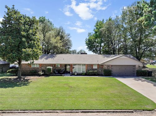 2109 W Locust St, Durant, OK, 74701-3453 | Card Image