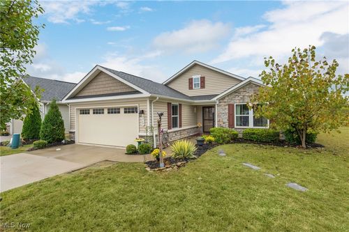 369 Pebble Creek Ct, Amherst, OH, 44001-3343 | Card Image