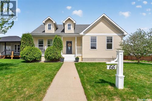 66 Everton Cres, Moose Jaw, SK, S6K0A3 | Card Image