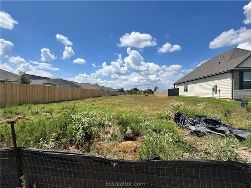 1536 Birdie Court, Navasota, TX, 77868 | Card Image