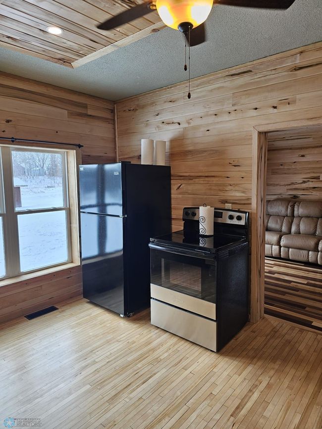 Kitchen view | Image 8