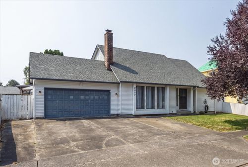 2427 Hickory Ave, Longview, WA, 98632-9455 | Card Image