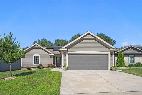 117 N Sivley St, Peculiar, MO, 64078-9111 | Card Image