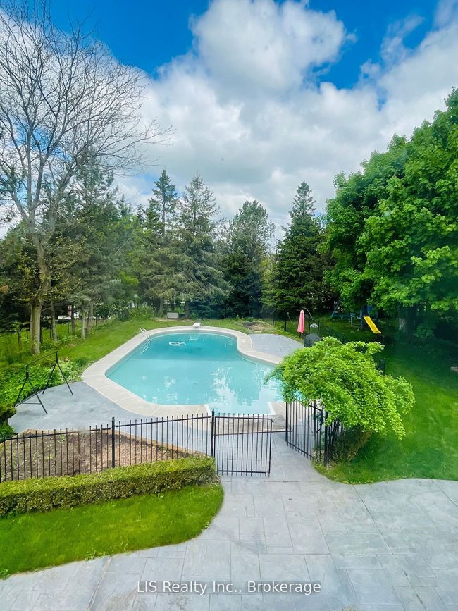 109 Treegrove Cir, House other with 5 bedrooms, 6 bathrooms and 5 parking in Aurora ON | Image 5