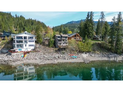 803 & 805 Silver Cove Dr, House other with 5 bedrooms, 3 bathrooms and 2 parking in Silverton BC | Image 3