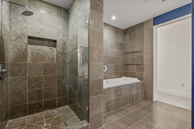 APT-1702 - 2200 Victory Ave, Condo with 2 bedrooms, 2 bathrooms and null parking in Dallas TX | Image 20