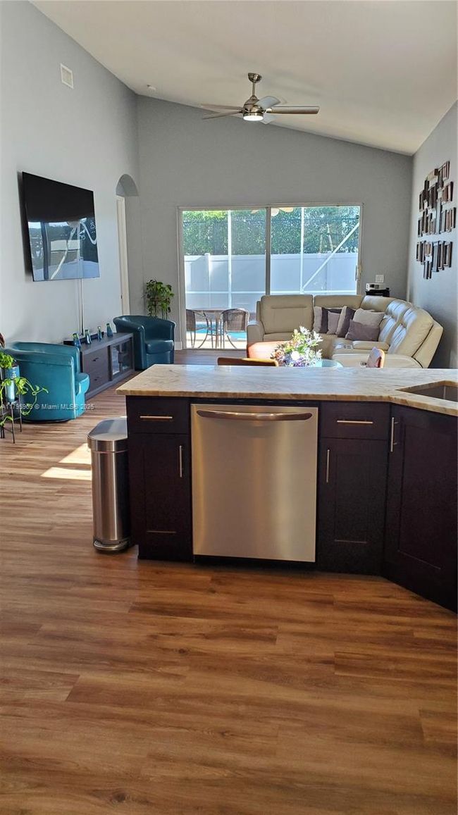 7310 Nw 17 Th Ct, House other with 4 bedrooms, 2 bathrooms and null parking in Pembroke Pines FL | Image 13