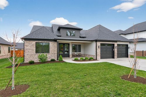 570 Saffron Ln, Versailles, KY, 40383-8313 | Card Image