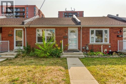 36 Macklin St N, Hamilton, ON, L8S3S1 | Card Image