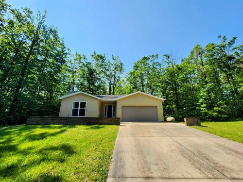 8456 Torreyhill Ct, Elmira, MI, 49730-8267 | Card Image