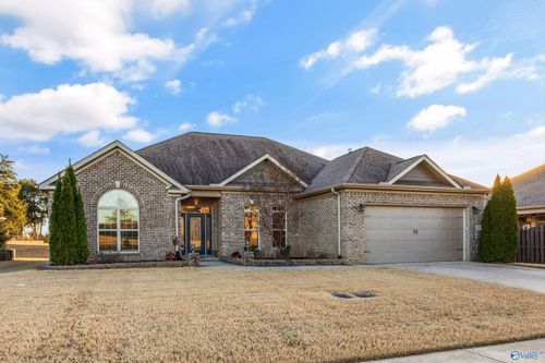 111 Canyon Dr, Madison, AL, 35756-6301 | Card Image