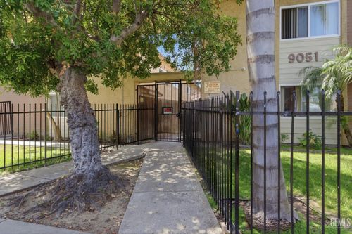 8-9051 Cedros Ave, Panorama City, CA, 91402-5801 | Card Image