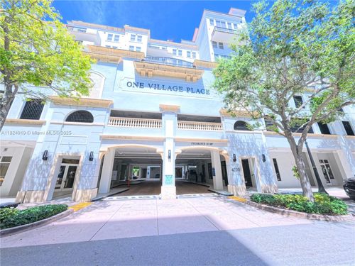 apt-809-4100 Salzedo St, Coral Gables, FL, 33146-1747 | Card Image