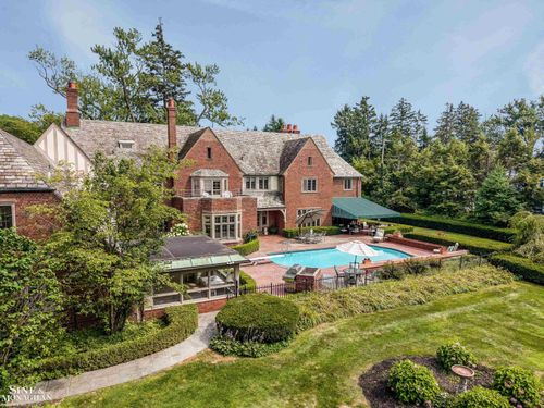 257 Ridge Rd, Grosse Pointe Farms, MI, 48236-3318 | Card Image