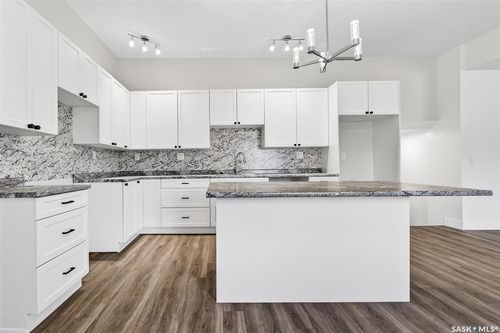 933 Stadacona St E, Moose Jaw, SK, S6H0K7 | Card Image