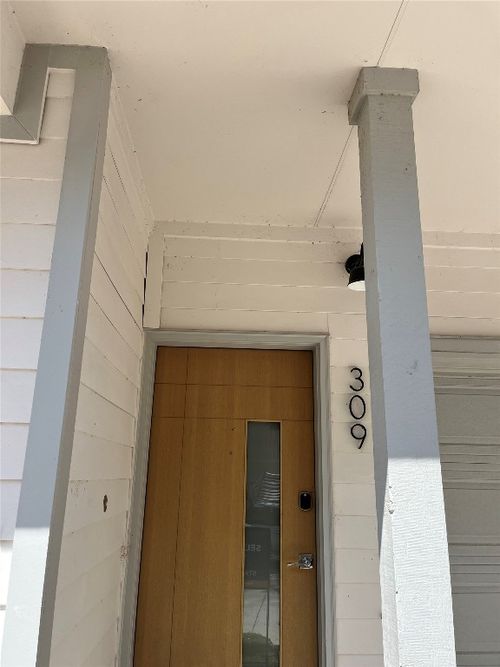 309 Promenade Ct, Manchaca, TX, 78652-2030 | Card Image