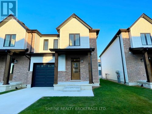 24-147 Scotts Avenue, Lucan Biddulph (Lucan), ON, N0M2J0 | Card Image