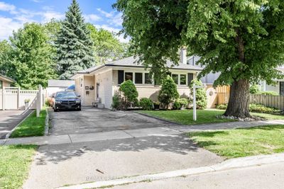 43 Ashfield Dr, House other with 3 bedrooms, 2 bathrooms and 4 parking in Etobicoke ON | Image 2