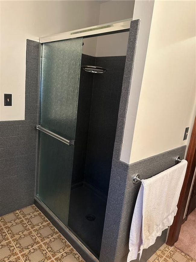 Walk in shower | Image 33